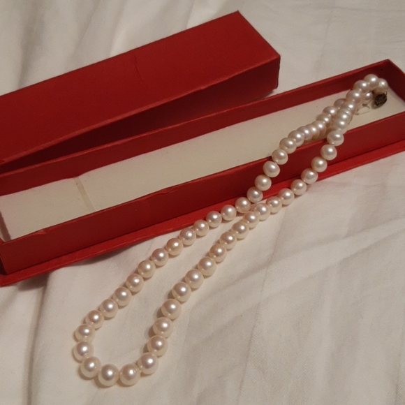 Pearl necklace - Picture 1 of 1